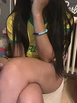 LaPetitechienne1 Adlı Modelin Canlı XXX Sohbeti