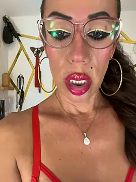 YOURSDEBORA 即時 XXX 聊天
