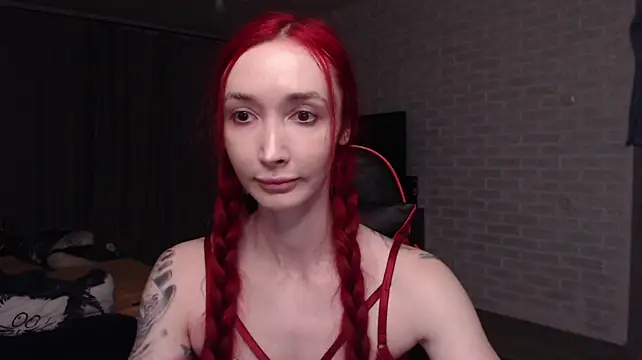 Chat +18 de Roxy_Silver ao vivo