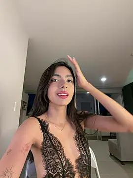 ZaraLuuv's Live XXX Chat