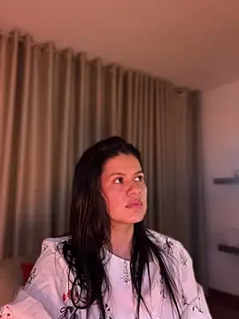 Chat +18 de Aliinak ao vivo