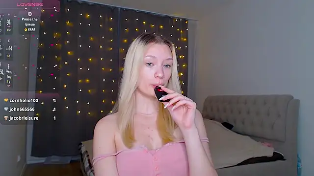 heyblondy's Live XXX Chat