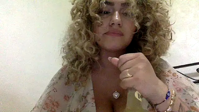 Maddy_Beluci's Live XXX Chat