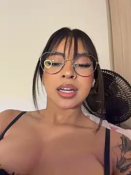 Chel__ Show in webcam