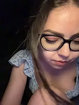 Chat +18 de KaylaLewyss ao vivo