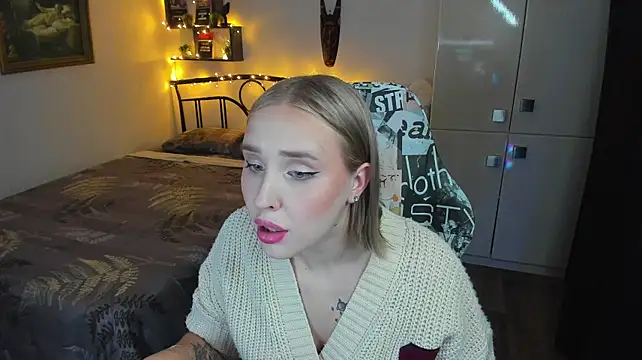 CrazyBitchInLace's Live XXX Chat