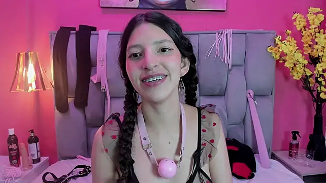 Namii__ Adlı Modelin Canlı XXX Sohbeti