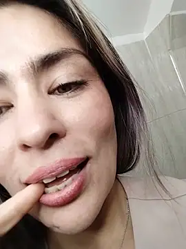Ivonne_pier_x's Live XXX Chat