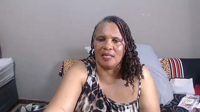 Chatroom XXX en direct de GrandBustyMelon
