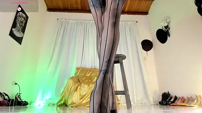 ArchieCollins' Live XXX Chat