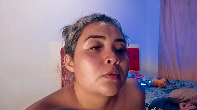 Agatha_humidity Adlı Modelin Canlı XXX Sohbeti
