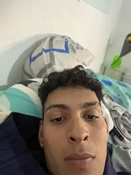 LuckyGuyyyy Show Webcam