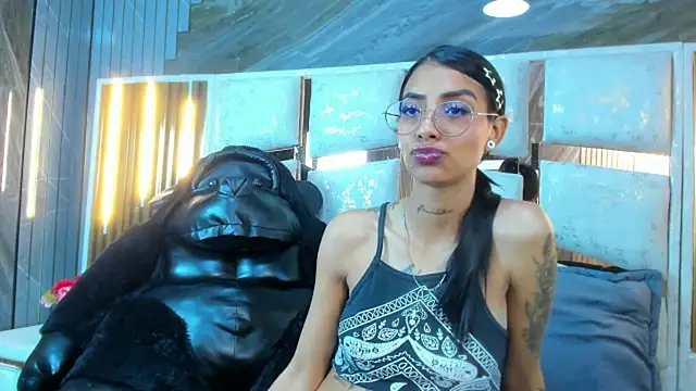 צ'אט XXX בשידור חי של KarlaSlutSkinny__