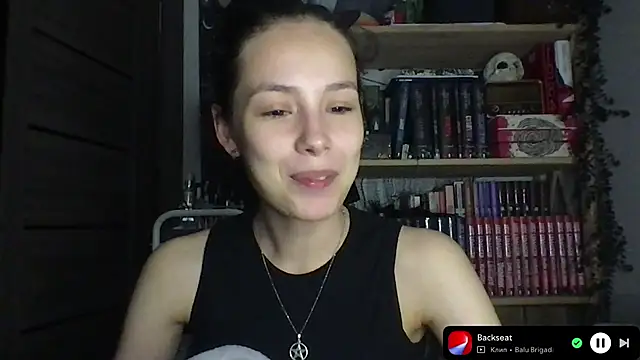 Yuna5343 Adlı Modelin Canlı XXX Sohbeti