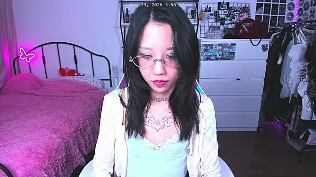 ashleywowmeow Chat XXX live