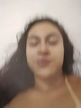 yummi_greluda লাইভ XXX চ্যাট