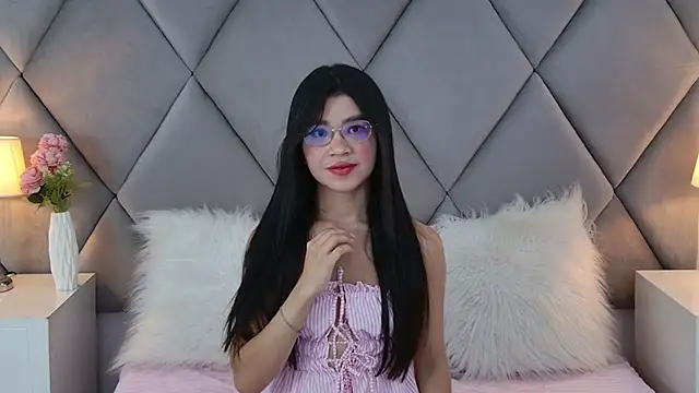 OliviaDiaz Adlı Modelin Canlı XXX Sohbeti
