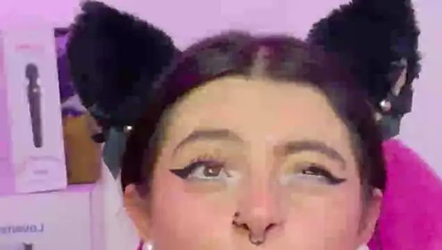 Chat +18 de Sachi_Meow ao vivo