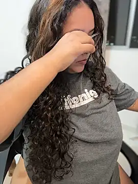 CurlyGirl_1's Live XXX Chat
