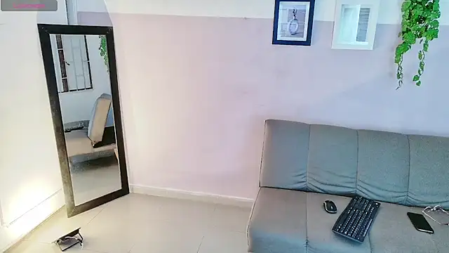 Chat +18 de Zara_Fire ao vivo