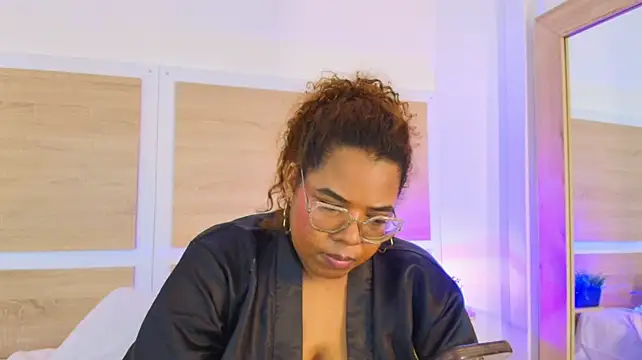 Your_big_ebony_goddness' Webcam Show