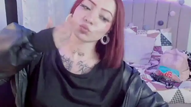 Victoria-Moon Chat XXX live