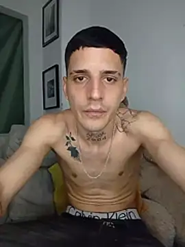 MaxHornyLatin – Live XXX-chat