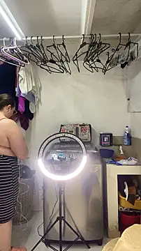 Živý XXX chat Chloee_Peach