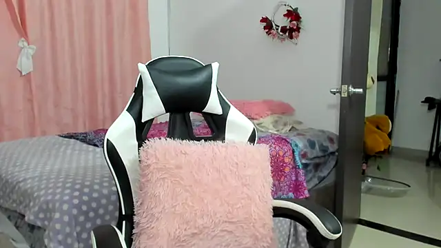Czat XXX na żywo – __Emma__11__Lecat_