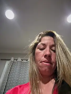 MiraKisss Webcam Show