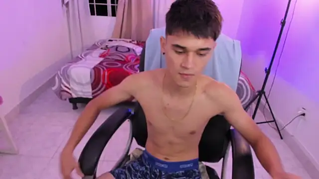 Aron_Boyy Live XXX-chat
