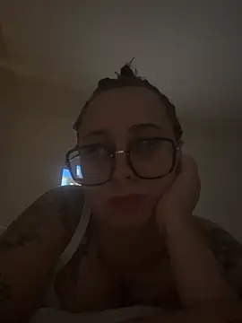 queenlo_xxx's Webcam Show