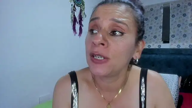 sofi_saliva2511's Live XXX Chat