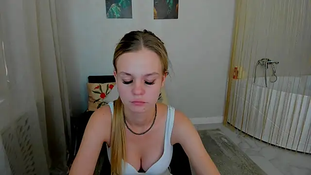 Chatroom XXX en direct de MidnighteAura