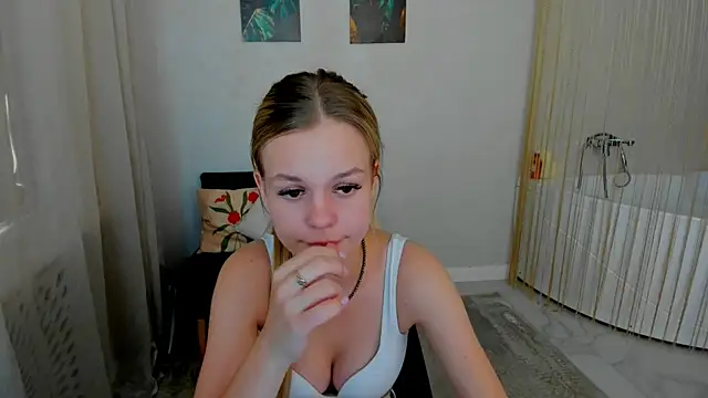 MidnighteAura Adlı Modelin Canlı XXX Sohbeti