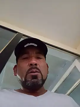 Ernesthot82n Live XXX chat