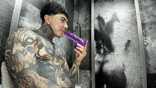 Chat +18 de Gury_tattoo ao vivo