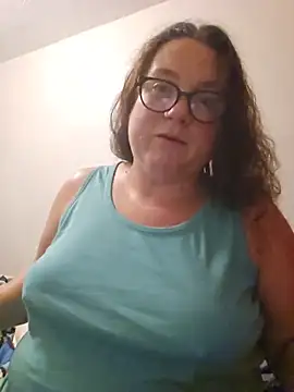 PlumpNPlayfulNatalie Webcam Show