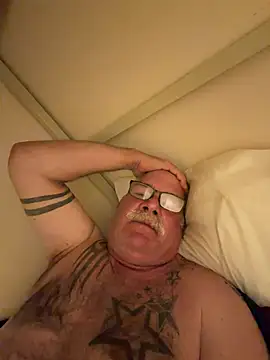 XXX chat uživo modela Caesar_Baxter