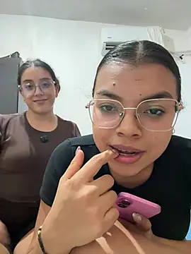 Pertunjukan Kamera Web Adri_zu