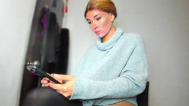 Chat XXX ao vivo de MistressNextDoor_