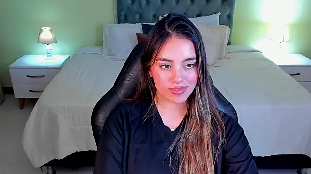 Chat +18 de _Charlotte_evans_1 ao vivo