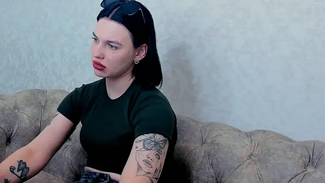 Nora_Finch Adlı Modelin Canlı XXX Sohbeti
