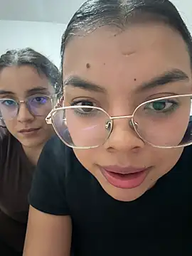 Adri_zu Chat XXX in diretta
