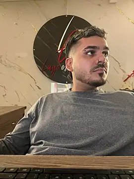 LatinBearX webcam show