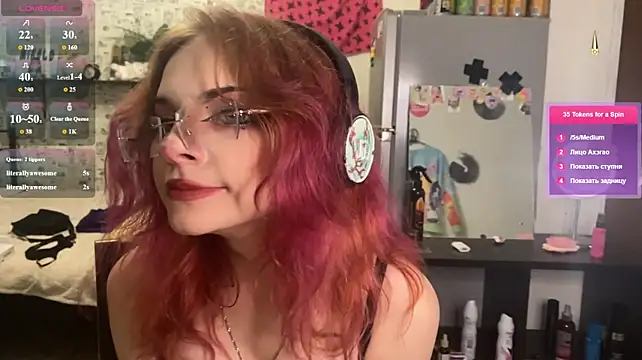 RedKittySquirrel's Live XXX Chat