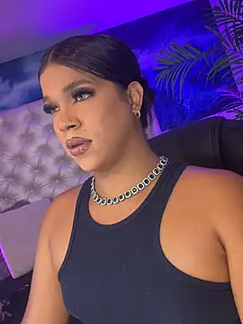 Pokazy przed kamerką – Keira_Fox31