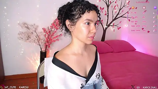 Karolina_1 Obrolan Langsung XXX