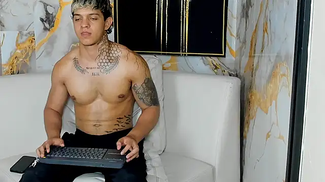 Pokazy przed kamerką – Noah__Browm