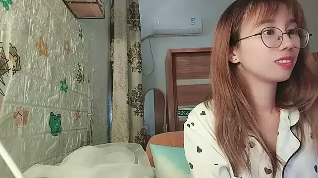 Lili_666 网络视讯表演